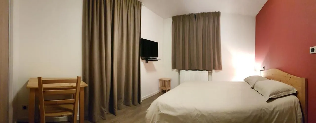 Hotel Du Soleil アイヨン・ル・ジュンヌ 2*,